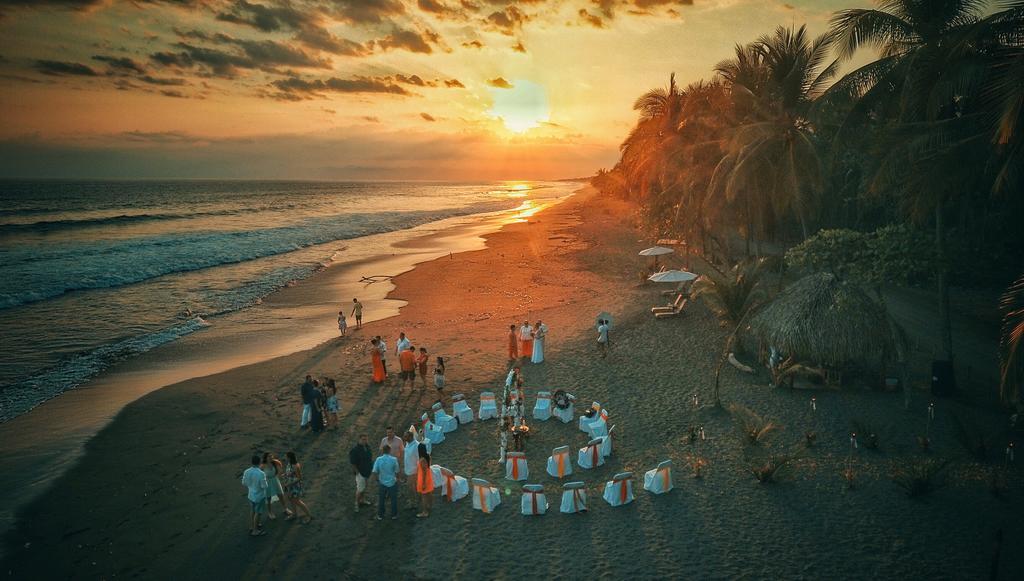 Clandestino Beach Resort Parrita Eksteriør billede