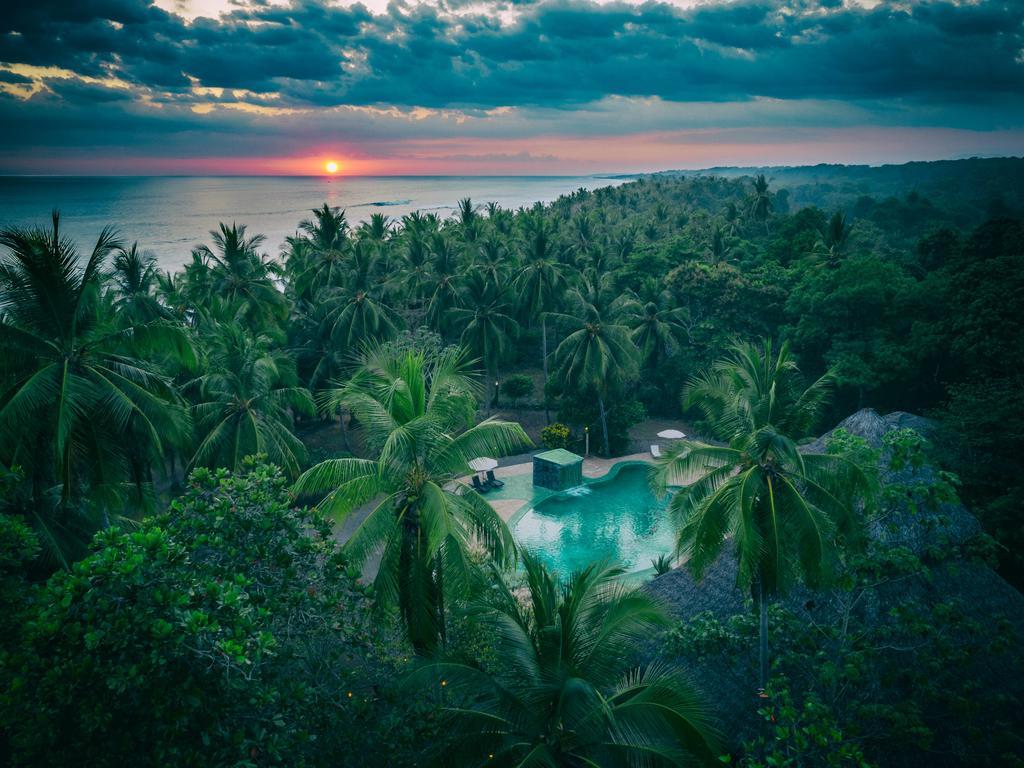 Clandestino Beach Resort Parrita Eksteriør billede