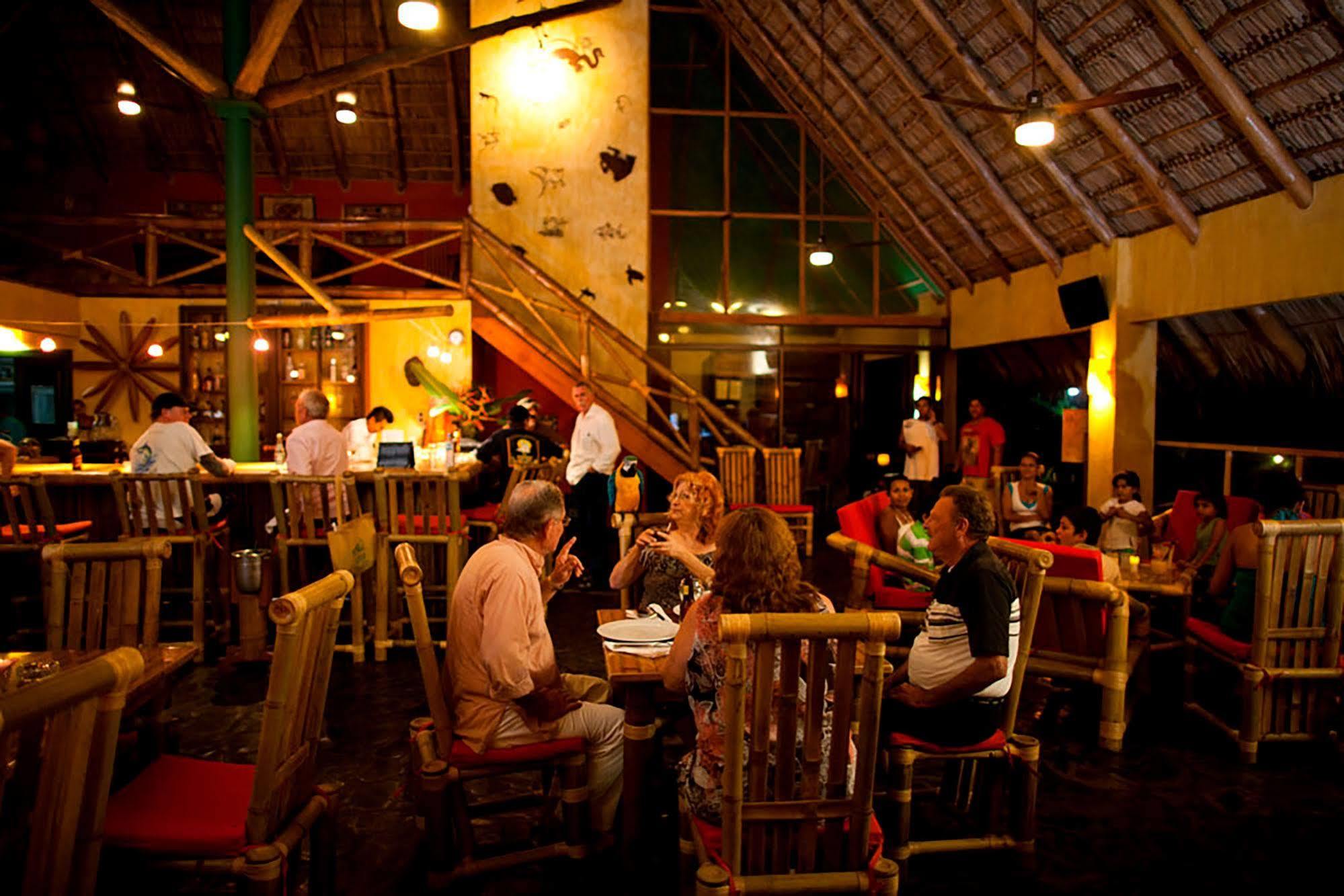 Clandestino Beach Resort Parrita Restaurant billede