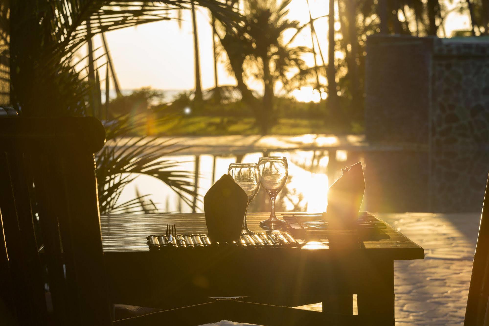 Clandestino Beach Resort Parrita Eksteriør billede