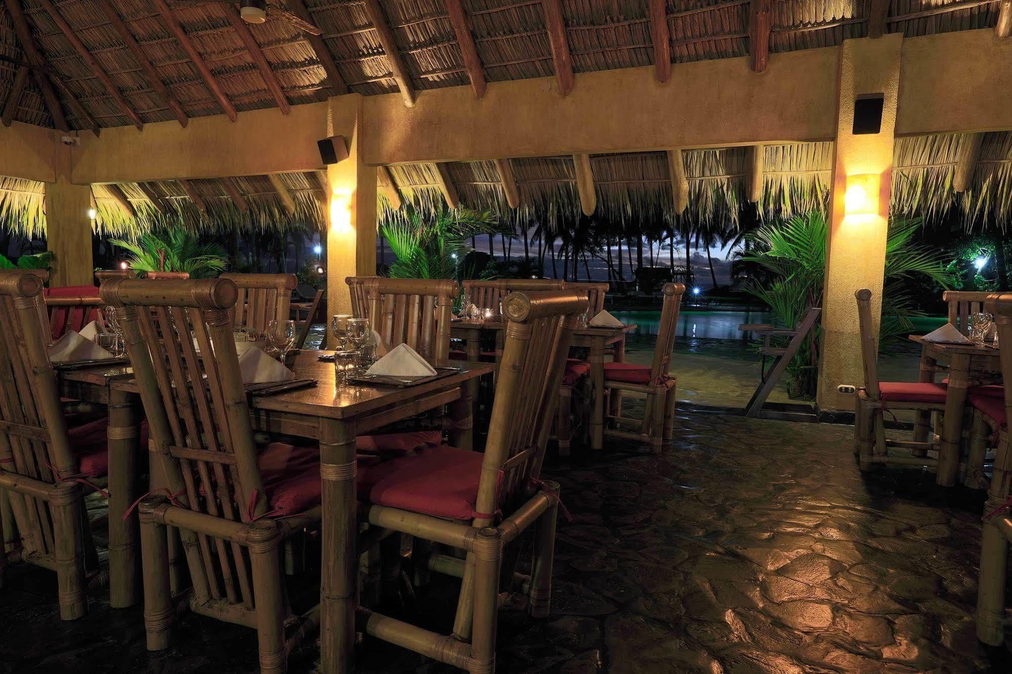 Clandestino Beach Resort Parrita Eksteriør billede