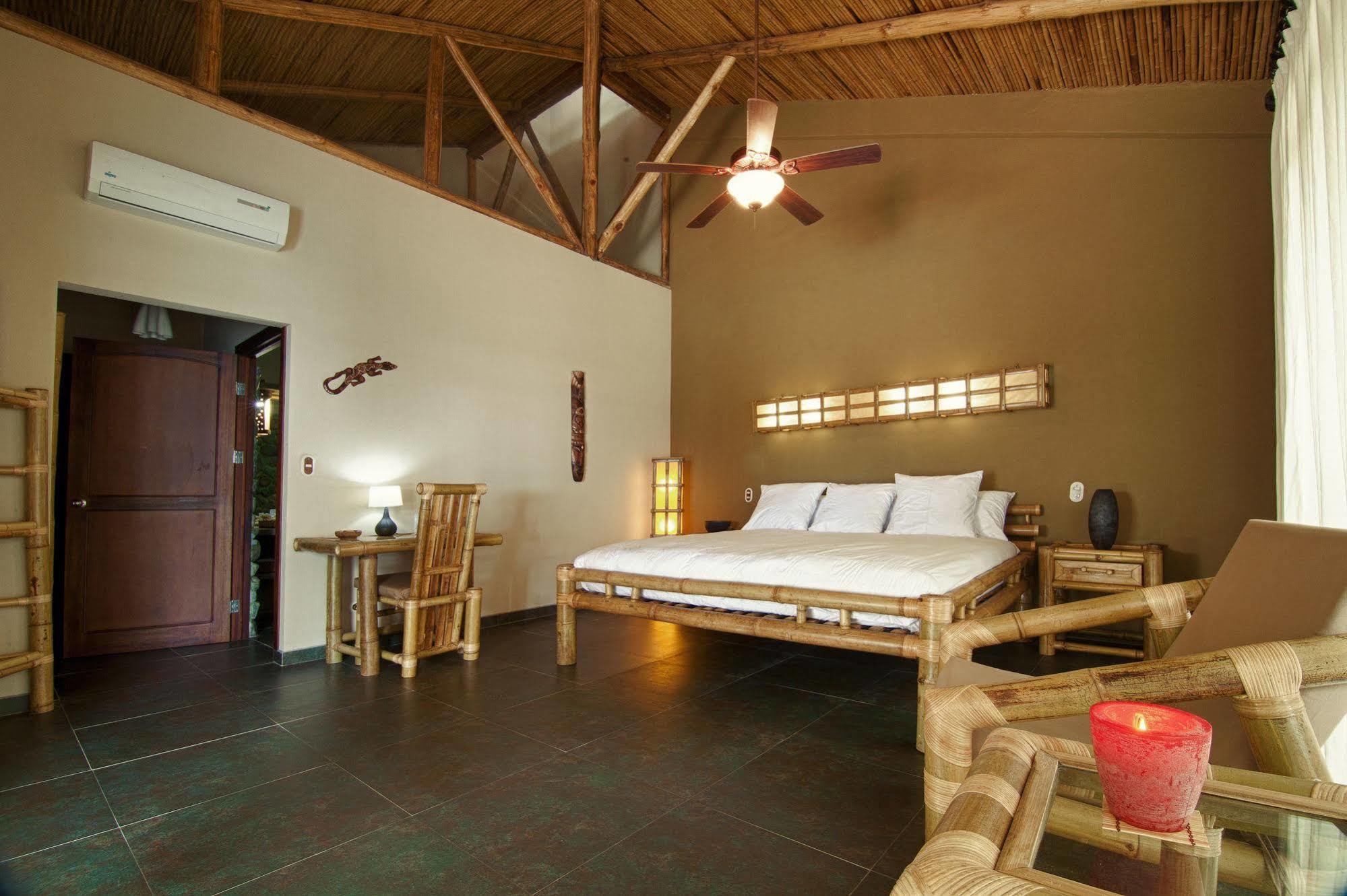 Clandestino Beach Resort Parrita Værelse billede