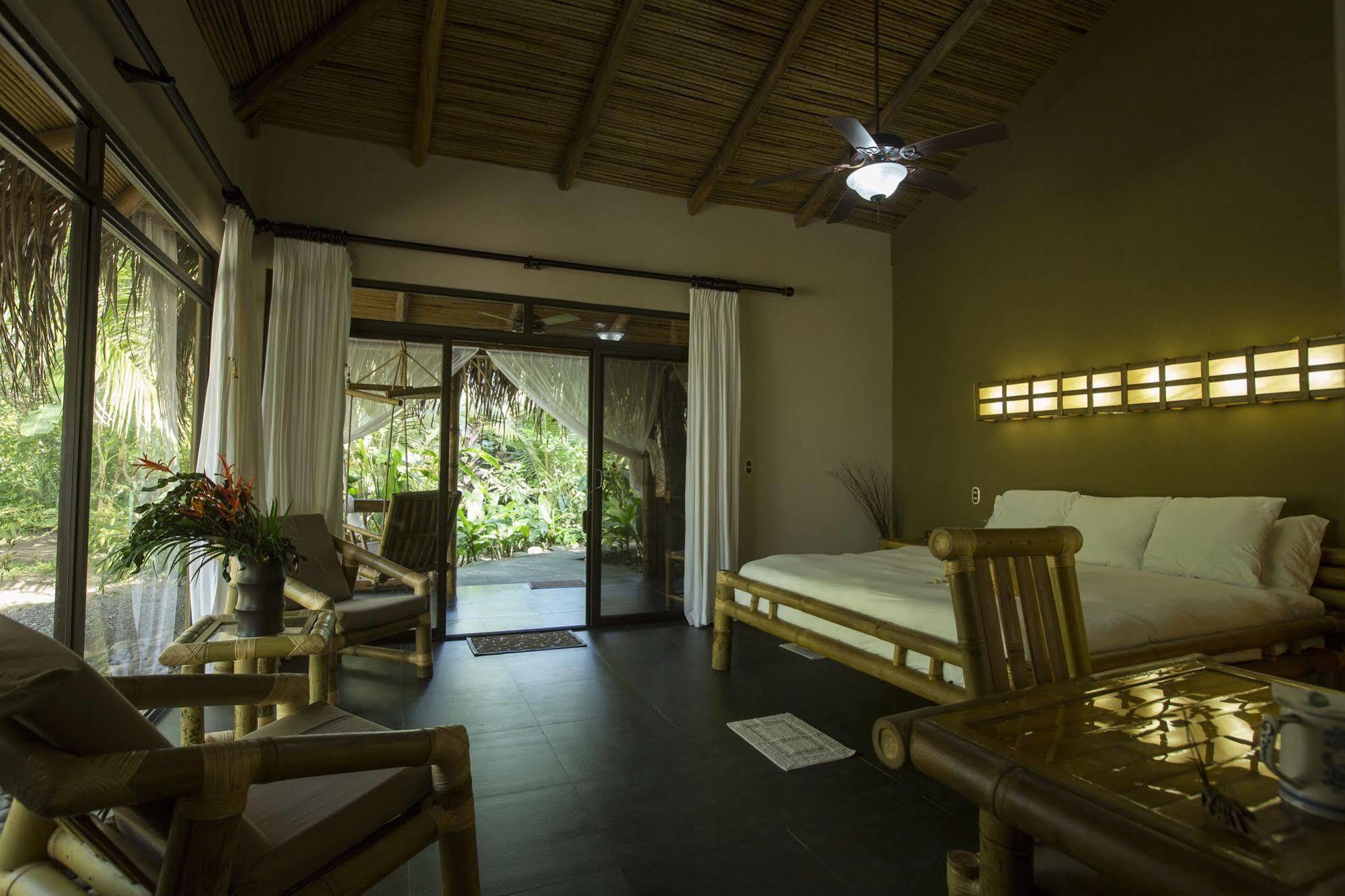Clandestino Beach Resort Parrita Eksteriør billede