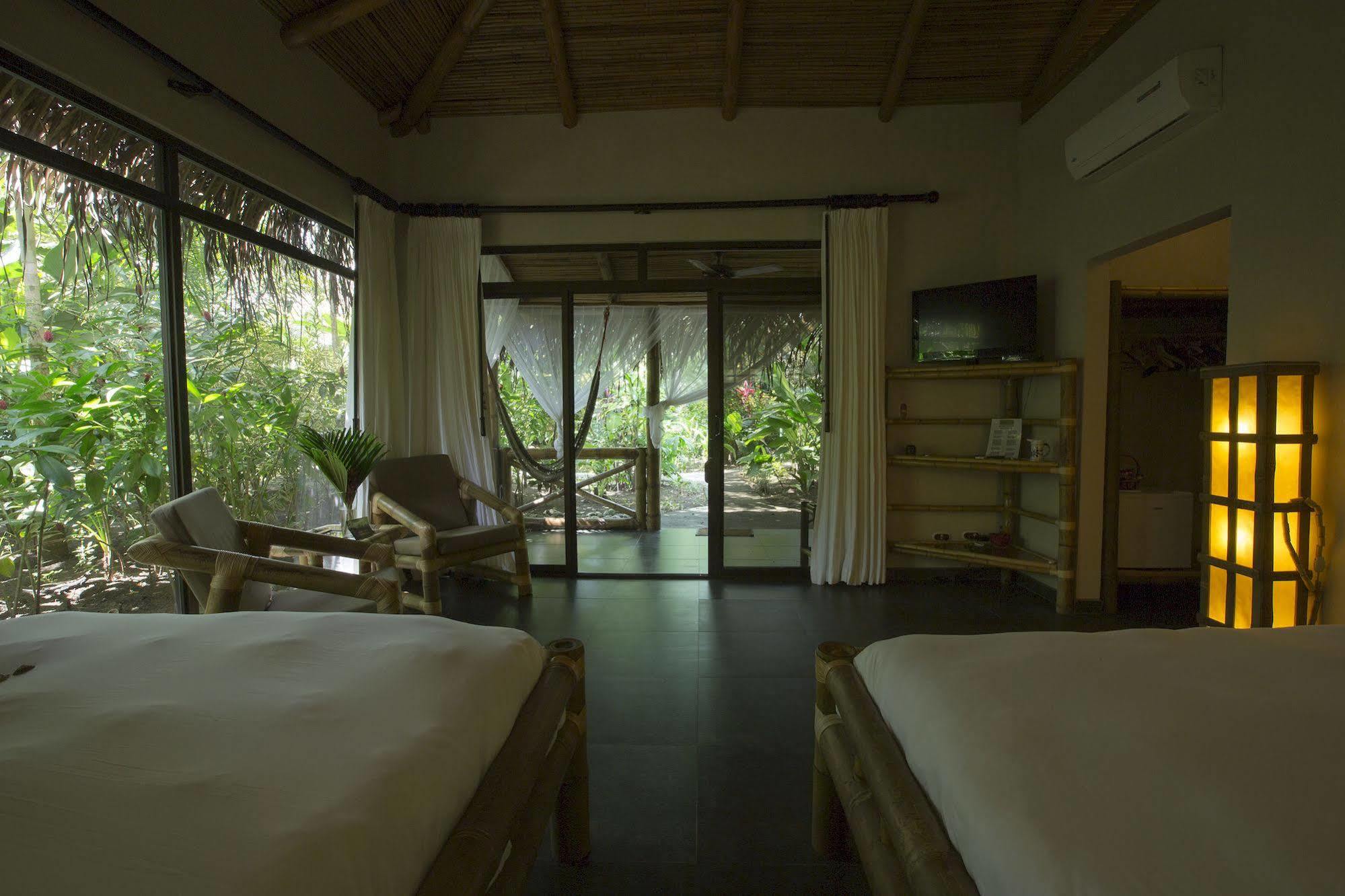Clandestino Beach Resort Parrita Eksteriør billede